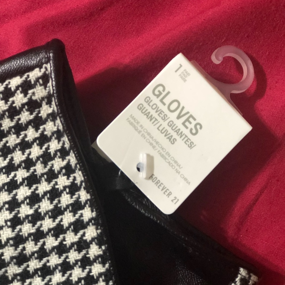 gloves - Picture 2 of 3